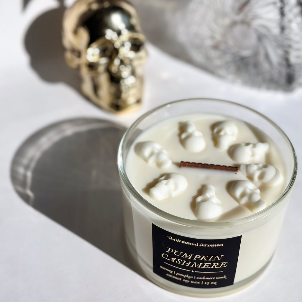 Spooky Season | Luxury Skull 15 oz Candle